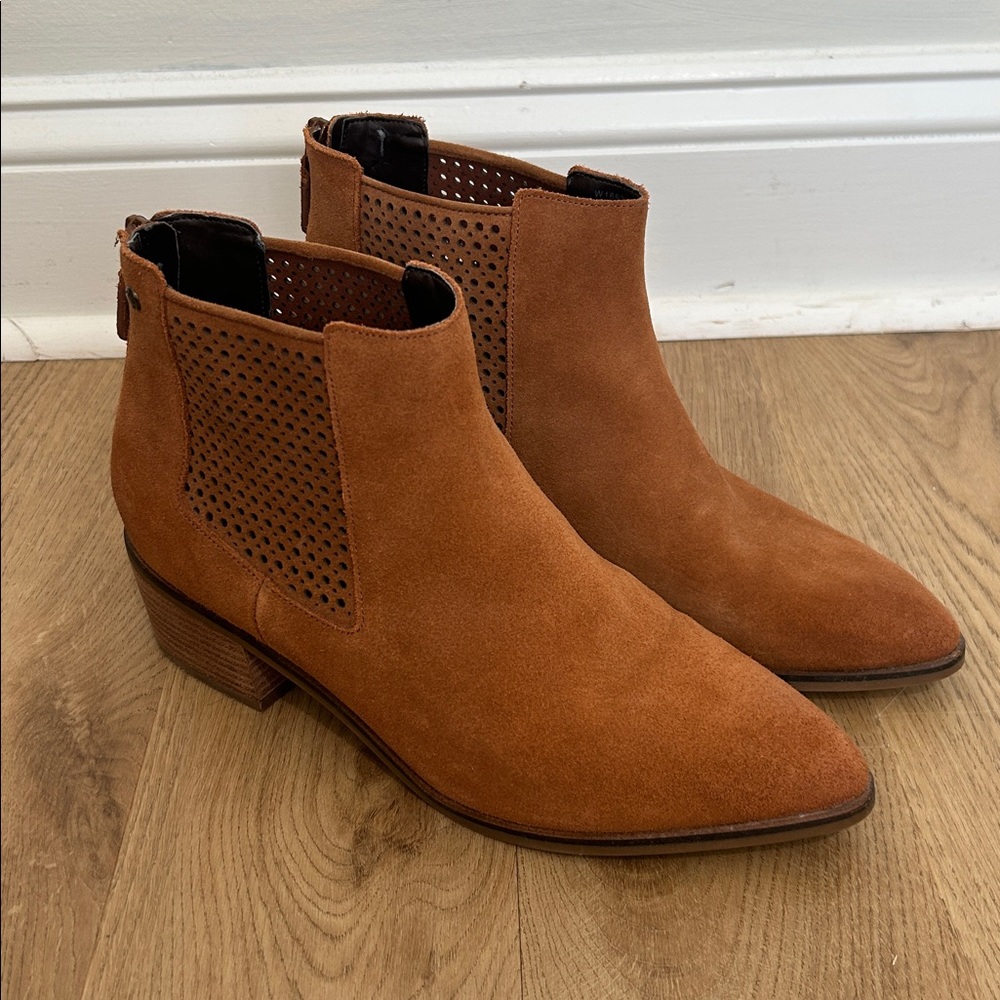 Cole Haan British Tan‎ Suede Val Bootie Size 9